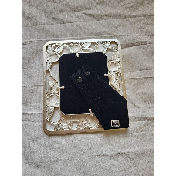 Picture Frame Silver Plated Vintage Rose Picture Frame 3 1/2 x 4 1/2" - Picture 2 of 4